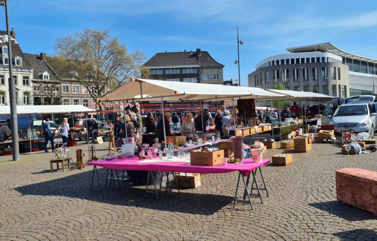 Herfstfair — braderie-en-jaarmarkt in Lauwersoog